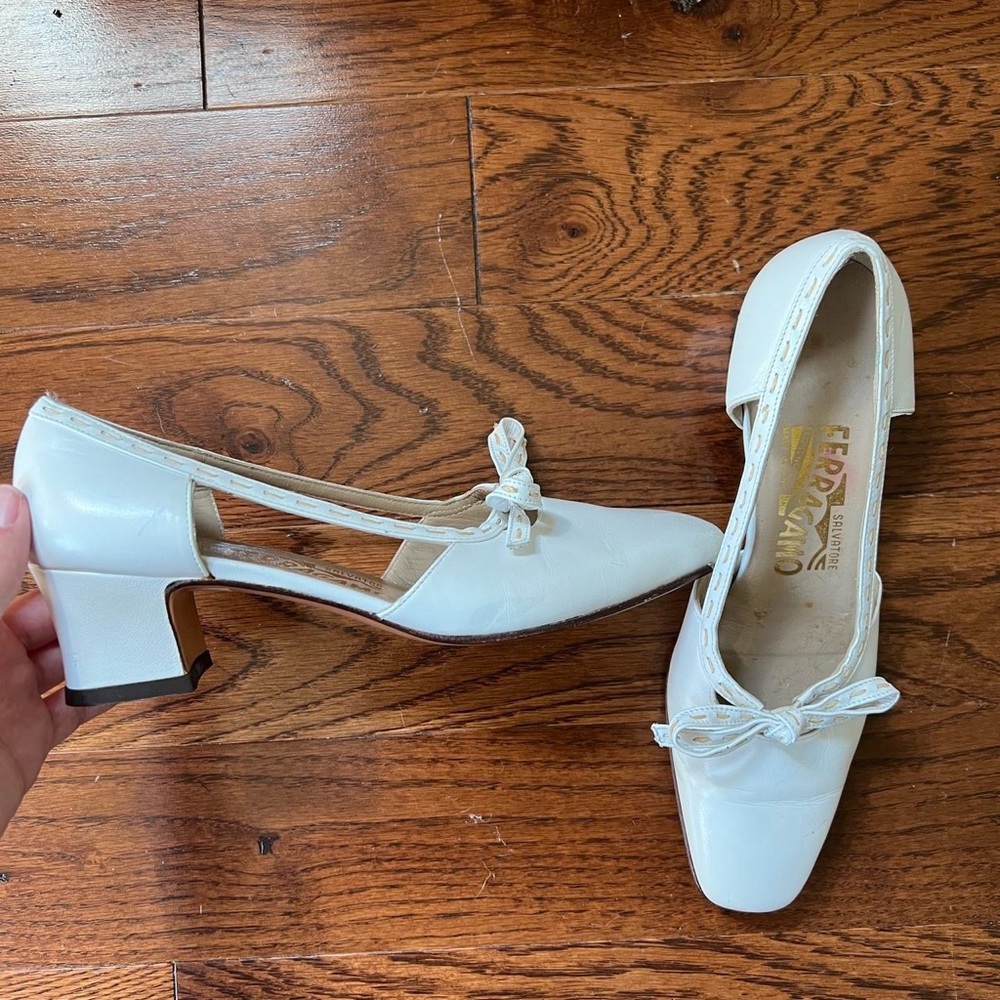 White Salvatore Ferragamo Shoes 5.5 - Picture 2 of 4